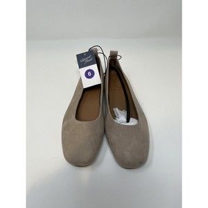 Women's Girl's Universal Thread Tan Slip On Ballet Flats Size 6 W (NEW)